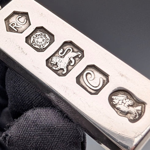 1977年 英国 純銀製 ジュビリーインゴットペンダント&純銀製チェーン 計35g Carr's